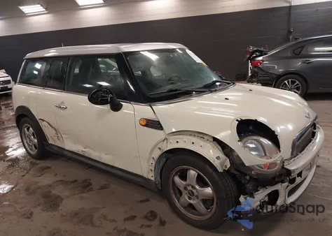 2010 Mini Cooper Clubman z USA, uszkodzony, nr VIN WMWML3C50ATX36919